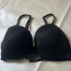 Victoria's Secret Black Wireless Bra with Molded Cups